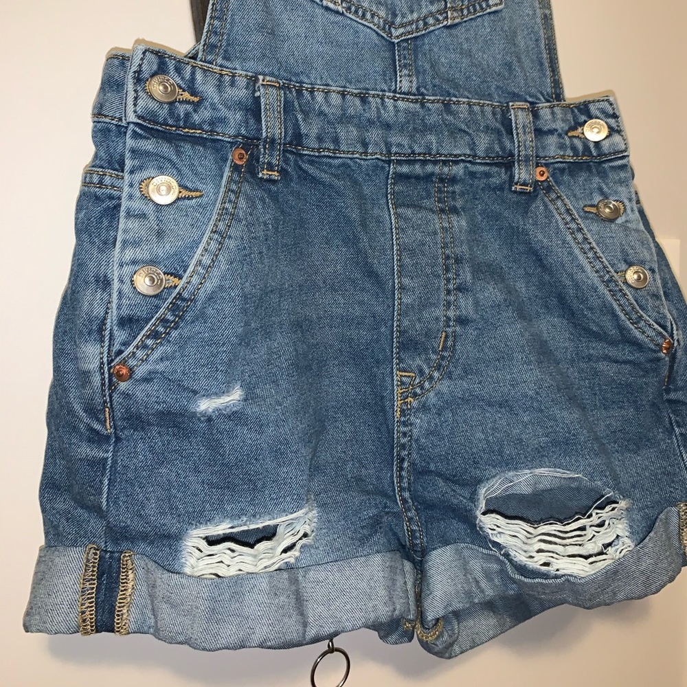 H&M Overall Shorts - Picture 2 of 4